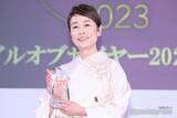 「安藤優子「テーブルいっぱい」海の幸たっぷり夕食公開「豪華すぎる」「冬にぴったり」と反響」の画像1
