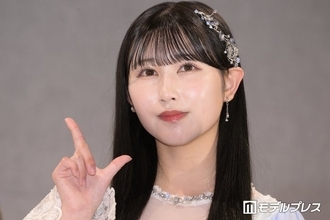 ＝LOVEメンバー、美脚輝く韓国ショット公開「モノトーンめちゃ似合う」「可愛さが加速してる」の声