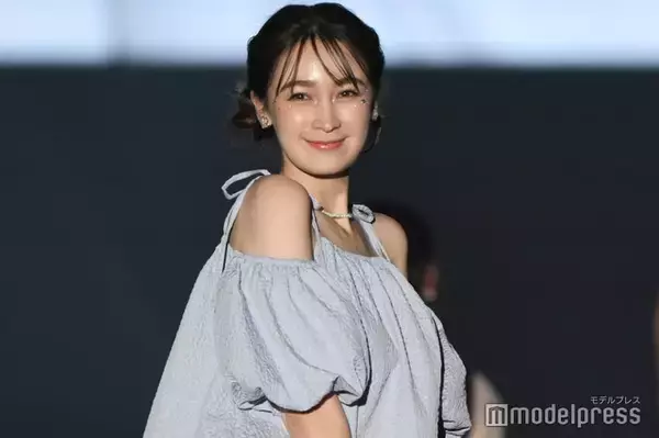 新婚の藤井サチ、“超ミニ”ジャケットスタイルで圧巻美脚スラリ「レベチのスタイル」「全てが憧れ」と反響