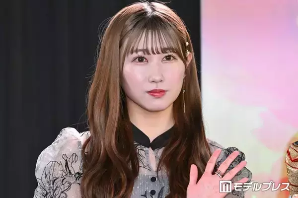 ＝LOVEメンバー、ミニスカコーデ公開 新曲衣装モチーフの私服に「センス良すぎ」「スタイル抜群」の声