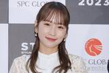 「川栄李奈、タイで美脚際立つショーパンコーデ披露「脚が細くて真っ白」「夏コーデが爽やか」の声」の画像1