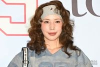 仲里依紗「ご本人に貰ってる」Netflixシリーズ「グラスハート」TENBLANKの貴重ステッカー披露「レア」「羨ましい」の声