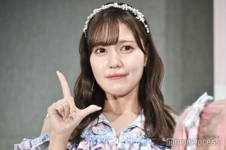 ＝LOVE諸橋沙夏、ミニワンピ×黒タイツで美脚透ける「彼女感すごい」「大人っぽい」と反響