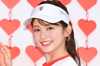 久間田琳加、“隠れりんか丈”から圧巻美脚チラリ スリットキャミワンピコーデに絶賛の声「セクシー」「スタイルレベチ」