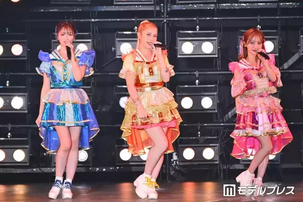ヘラヘラ三銃士ありしゃん、双子の子どもと「関コレ」ステージ登場 完全プロデュース舞台盛り上げる【関コレ2026A/W】
