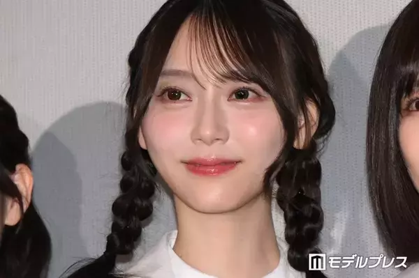 乃木坂46弓木奈於「今回は甥っ子とも一緒に行きました」美脚スラリのミニスカコーデで推し活「可愛すぎる」「脚長くて綺麗」