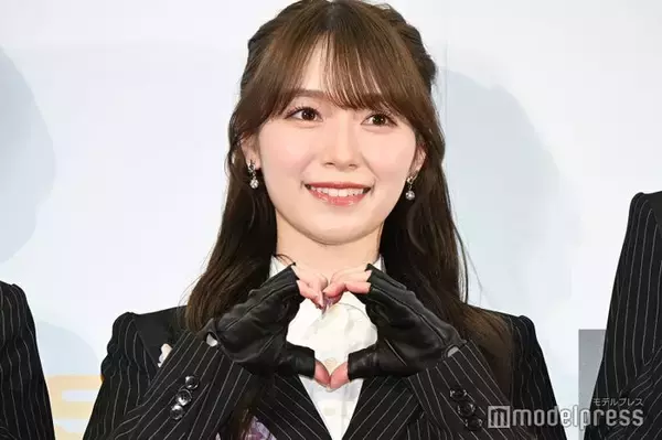 櫻坂46守屋麗奈、バルーンスカートから美脚スラリ 愛犬との秋散歩ショットに「すべてが理想」「センス抜群」の声