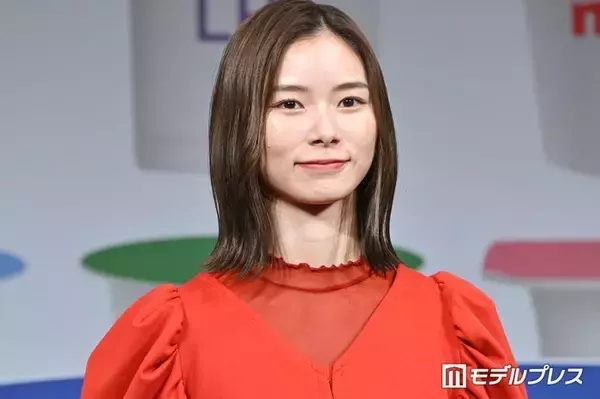 朝日奈央、前髪ありの新ヘアに反響「小顔際立つ」「めちゃくちゃ似合ってる」