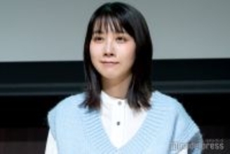 松本穂香、ミニスカ×ブーツのブラウンコーデで美脚スラリ「スタイル抜群」「ポーズ可愛い」と反響