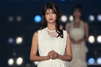 ABEMA瀧山あかねアナ、膝上ミニワンピコーデ披露「理想の脚」「大人っぽい」と反響