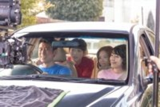 高橋文哉・畑芽育ら「クレヨンしんちゃん」実写化ムービーで“野原一家”再集結 髪型が特徴的な新キャラも