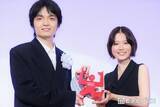 「岡山天音、杉咲花サプライズ登場に照れ笑い 次回共演にも言及「恋人にはなれない？」【第63回ギャラクシー賞】」の画像1