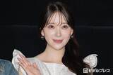 「堀未央奈、ミニスカセットアップから美脚スラリ「どの角度から見ても綺麗」「大人っぽい雰囲気が素敵」と反響」の画像1