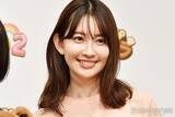 「小嶋陽菜、膝上丈のノースリワンピで美脚スラリ「上品でゴージャス」「憧れの脚線美」と反響」の画像1