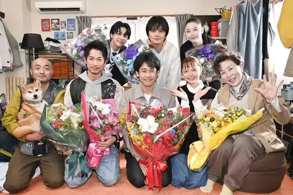 大泉洋主演「ちょっとだけエスパー」“エスパー8人”クランクアップ 宮崎あおいは号泣・大泉は続編に意欲「来月くらいからまた撮り始めても」