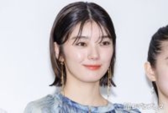 櫻坂46藤吉夏鈴、レースタイツで美脚際立つ 甘辛ミックスコーデに「美しさの暴力」「着こなせるのすごい」の声