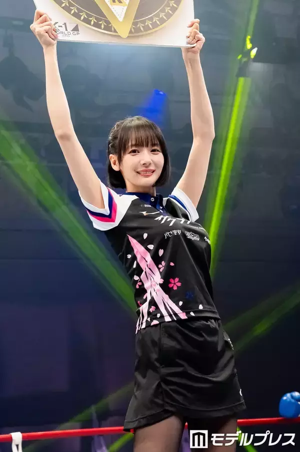 岡田紗佳、ラウンドガール登場で観客魅了 出来栄えは「8000点ぐらい」