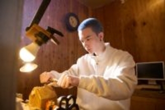 嵐翔真、Snow Man岩本照と2人きりの時に教わった「大切な事」デビュー以来の長髪→青坊主に劇的イメチェン【「カラちゃんとシトーさんと、」インタビュー】