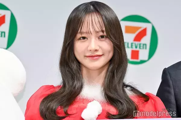 森香澄、サンタ風ドレス姿で美スタイル披露「顔が可愛いのはもちろん」癒やしの存在に頬緩める