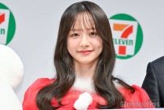 森香澄、サンタ風ドレス姿で美スタイル披露「顔が可愛いのはもちろん」癒やしの存在に頬緩める
