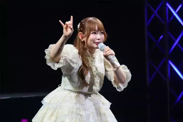 双子出産の中川翔子、復帰後初ライブで“母性”溢れる「来てくれたみんなも我が子」歌⼿デビュー20周年に感謝も