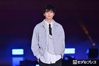 「リブート」で話題・中川大輔、ルーズにシャツ着こなし闊歩「ギャップ」「かっこよすぎ」と絶賛の声【ガルアワ2026SS】