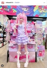 “小学生姫ギャル”りりぴ、全身ピンクふわもこミニスカ姿でエスターバニーなりきり「最強に可愛い」「二次元から出てきたみたい」と反響