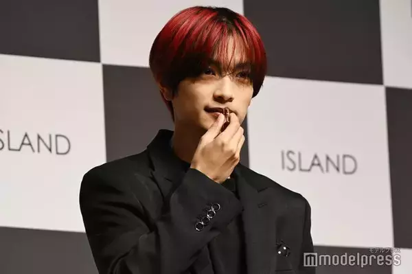 なにわ男子・高橋恭平、“モテる秘訣”を語る 報道陣の大量シャッターに照れ笑い