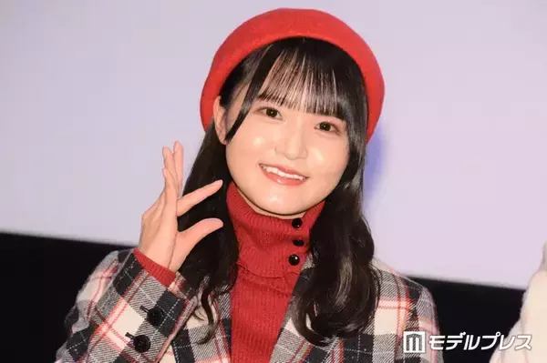 ヒカル広報の元坂道メンバー「初ハイトーン」雰囲気ガラリの新ヘア公開「お人形さんみたい」「肌の白さが際立つ」の声
