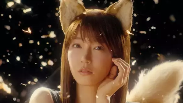 吉岡里帆、“どんぎつね”約4年ぶりに復活 大人の魅力あふれる表情を披露