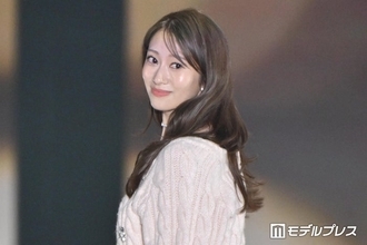 桜井玲香、ピンクニット×ロングスカートで新たな魅力放出「大人可愛い」「美しすぎて二度見」の声【ガルアワ2026A/W】