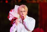 「【山田涼介ソロドームツアーレポ】“事務所初の快挙”デビュー公演の地で感謝 金髪イメチェン・知念侑李と歌唱＆ダンス・神木隆之介の声…サプライズ満載」の画像1