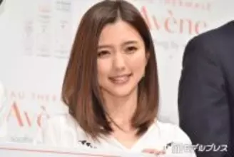 真野恵里菜、夫・アントラーズ柴崎岳選手からの誕生日プレゼント公開「センス抜群」「最高の旦那さま」と話題