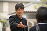 「【GTO 第2話あらすじ】鬼塚、生徒から次々と低評価 早くも解雇の危機」の画像1