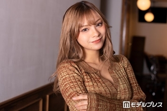 ギャルママモデルまぁみ、ぴったりキャミ姿でオレンジ髪へのイメチェン報告「セクシー」「色気がだだ漏れ」と反響