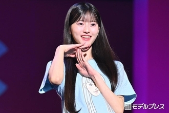 AKB48初“研究生センター”、プリーツミニスカから美脚スラリ「全部可愛い」「元気さが伝わる」の声