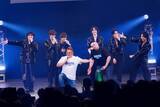 「Kis-My-Ft2、初の音楽フェス出演「カノフェス2026」で圧巻パフォーマンス＆サンドウィッチマンとコラボも」の画像1