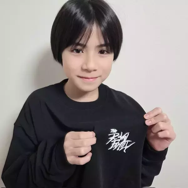 「ザ・ロイヤルファミリー」“W翔平”ショットに反響「並ぶとそっくり」「兄弟でも違和感ない」子役・三浦綺羅が公開