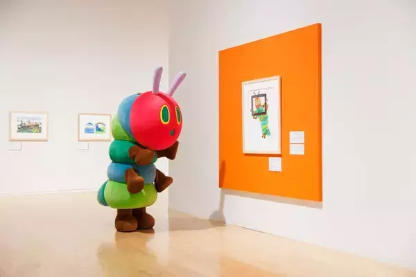 東京都現代美術館で「エリック・カール展」はらぺこあおむしの原画展示、特別コラボグッズも必見