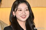 「元日向坂46富田鈴花、美脚のぞく制服姿「スタイル抜群」「まだまだ現役でいける」と反響」の画像1