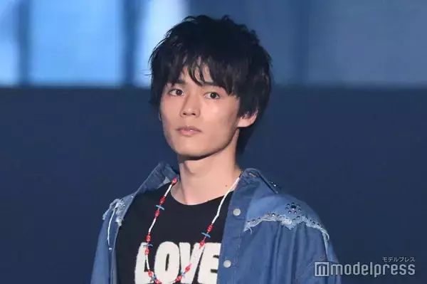 日向亘、デニムコーデで爽やかランウェイ “ギャップ”に歓声【TGCしずおか2026】