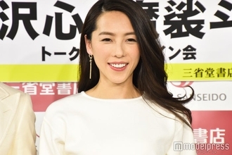 矢沢心、シースルースカートからスラリ美脚「憧れのスタイル」「さすがの着こなし」の声