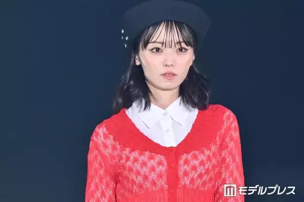 今泉佑唯、透け感爽やかな重ね着ファッション「お人形さんみたい」の声【ガルアワ2026SS】