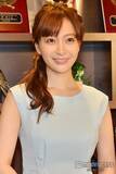 「白洲迅の妻・竹内渉、ほっそり二の腕際立つノースリコーデに絶賛の声「憧れのスタイル」「大人カジュアルおしゃれ」」の画像1