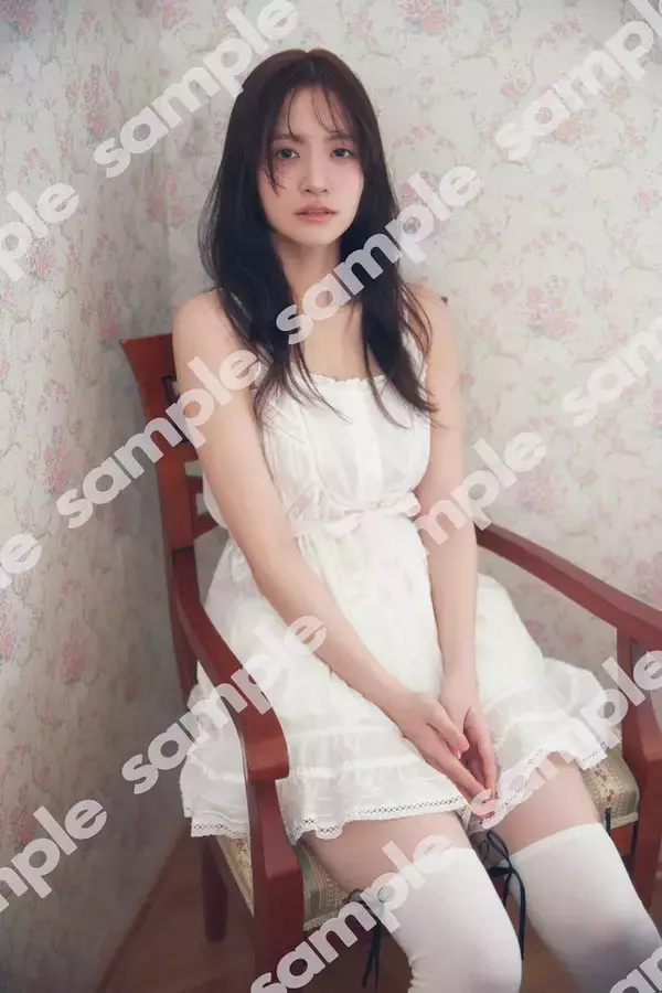 乃木坂46金川紗耶、純白ワンピで美しさ際立つ 本編未公開カット使用のW特典公開