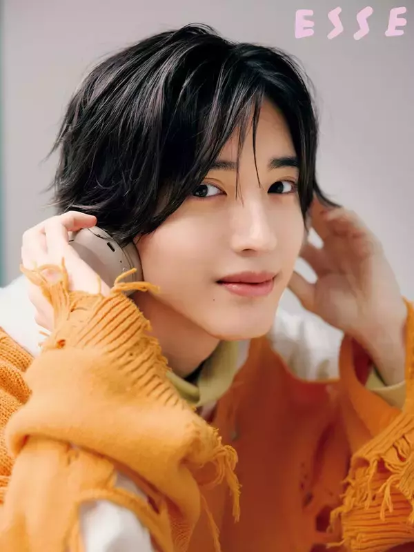 なにわ男子・道枝駿佑、こだわりたいのは「家で飲むコーヒー」暮らしぶりに迫る「ESSE」初の“特別版”表紙登場