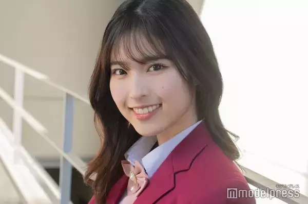 「今日好き」村谷はるな、へそ出しコーデでほっそりウエストチラリ 地元でのショットに「華奢で憧れる」「スタイル神」の声