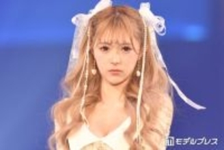 ギャルママモデル「細いのなんでだろって言われる」美脚全開のミニスカ姿に「腰の位置高い」「脚のラインが綺麗すぎる」と反響