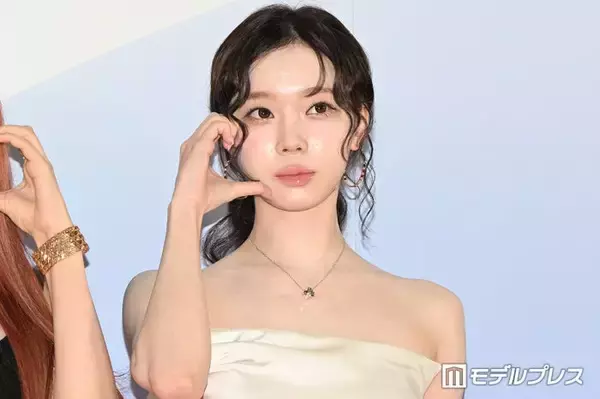 「aespaウィンター、美ウエスト衣装のぞく衣装姿に反響「圧倒的なオーラ」「目が離せない」」の画像