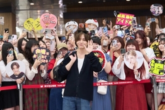 山田涼介、台北でソロアジアツアー開幕 ドームツアーから曲順組み替え・歓迎ムードの空港＆現地記者会見ショットも